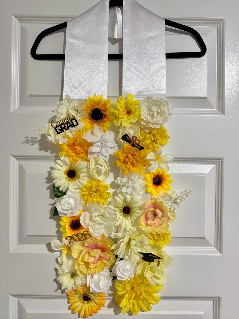- Graduation floral sash/graduation floral lei